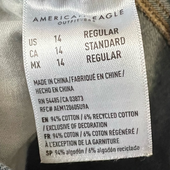American Eagle Women's 14R Baggy Jeans. Medium Wash Blue Denim. Rigid Denim. AEO - Picture 12 of 13